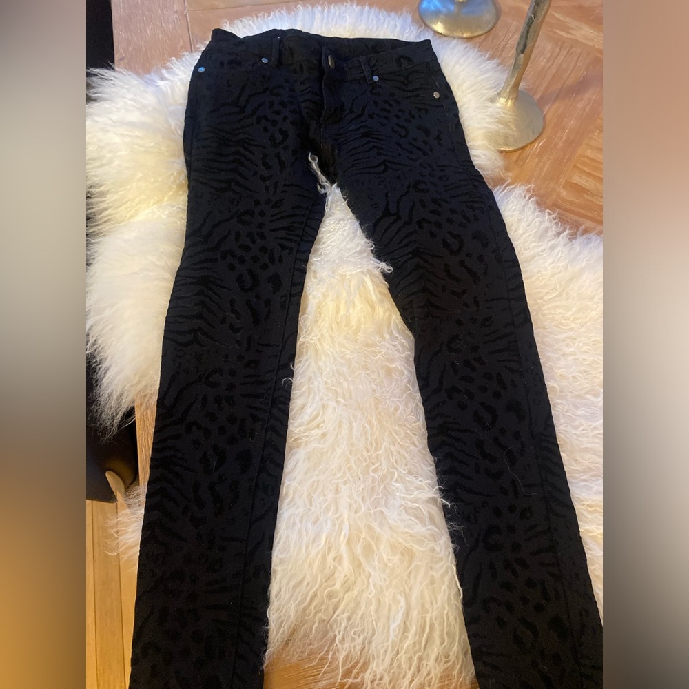 Pristine 9/10 ACTIVE Jeans Black Zebra Animal Print women’s Skinny Jeans in SZ 2